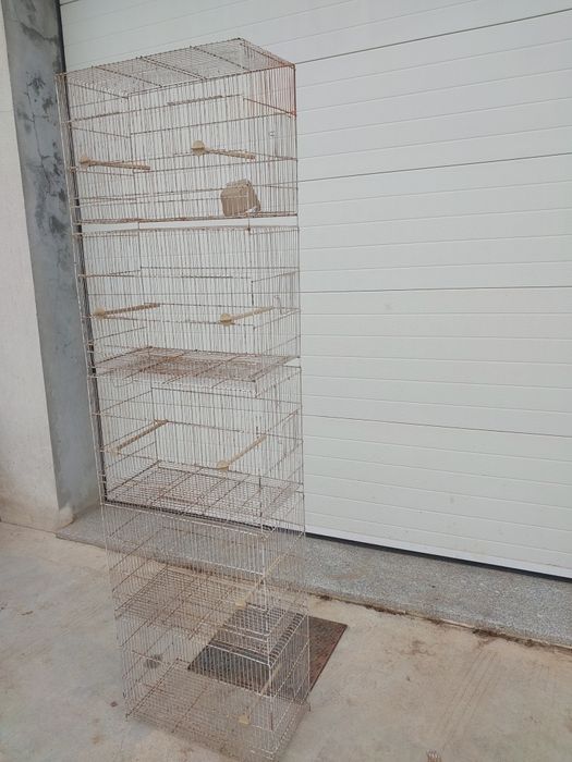 Vendo viveiros para passaros.