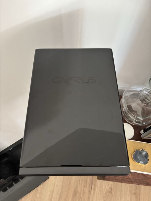 Colunas Cyrus Linear One Black Gloss