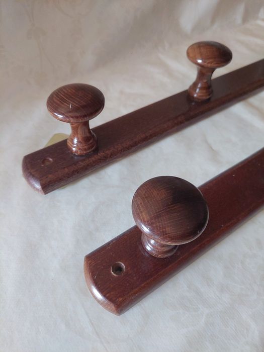 Cabides em madeira para porta