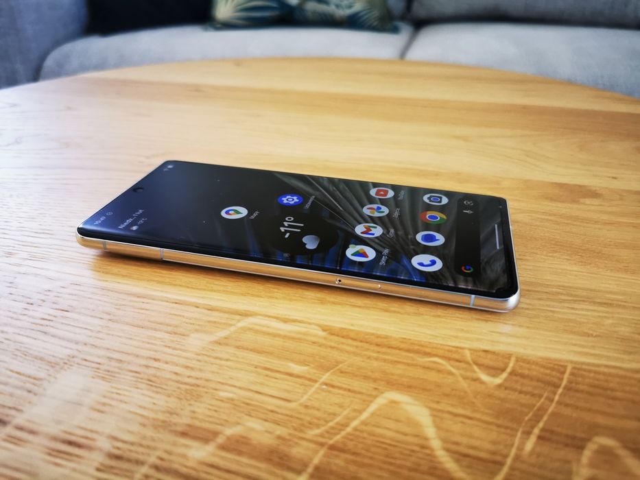 Telefon  smartfon Google Pixel 7 pro 12 / 128GB  wada