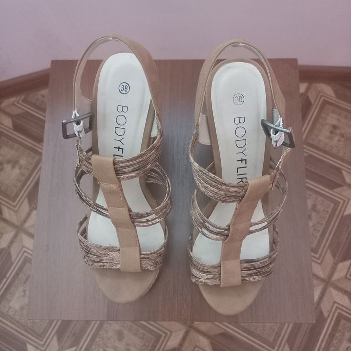 Босоножки Bodyflirt