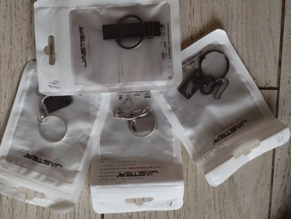 Флешки с музыкой в авто. Запись музыки на заказ. Любая музыка. Сборник