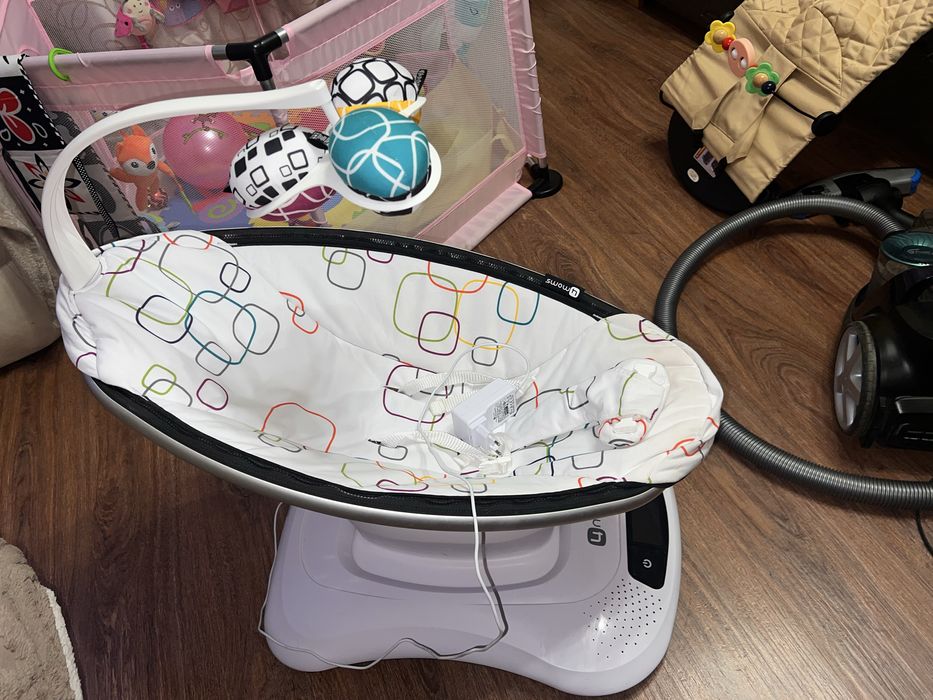 Крісло-гойдалка 4MOMS