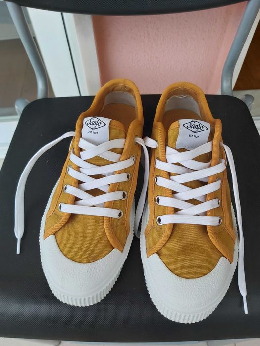 Ténis Sanjo cor mostarda novos