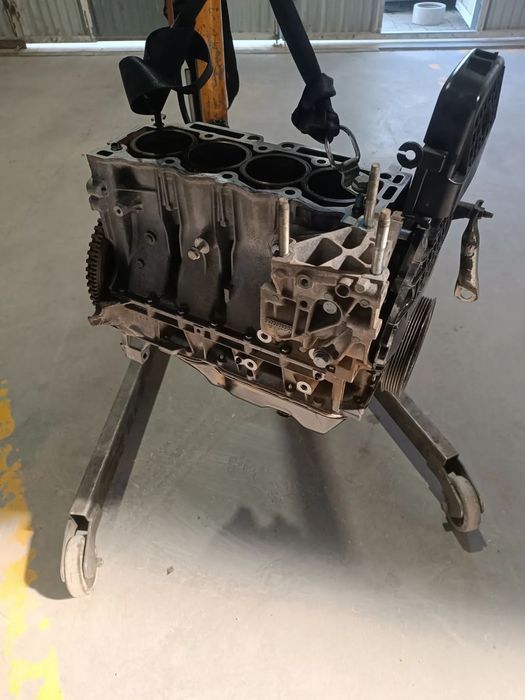 Bloco de motor - Peugeot / Citroen 1.4i ( KFW )
