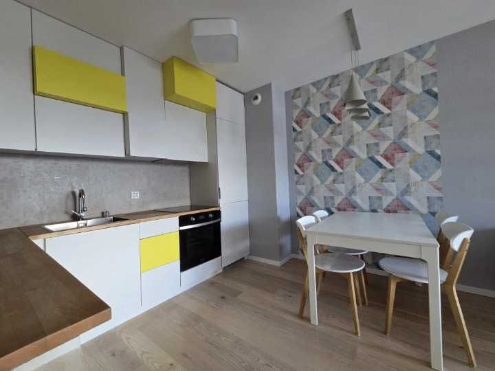 Mieszkanie 3-pok. 50 m², Mistrzejowice, os. Bohaterów Września 84A, zdjęcie 2