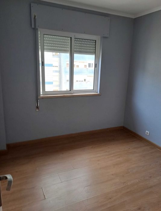 Apartamento T2 remodelado na Quinta do Mendes