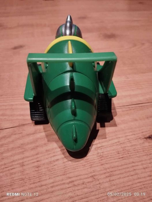 Carro dos PJ Masks + personagem Greg, o lagarto
