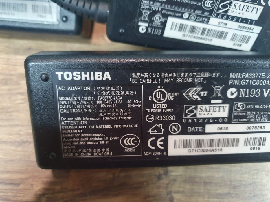 Зарядка зарядное блок питания живлення Toshiba 15v/3-5a 45-90w 6.3×3.0
