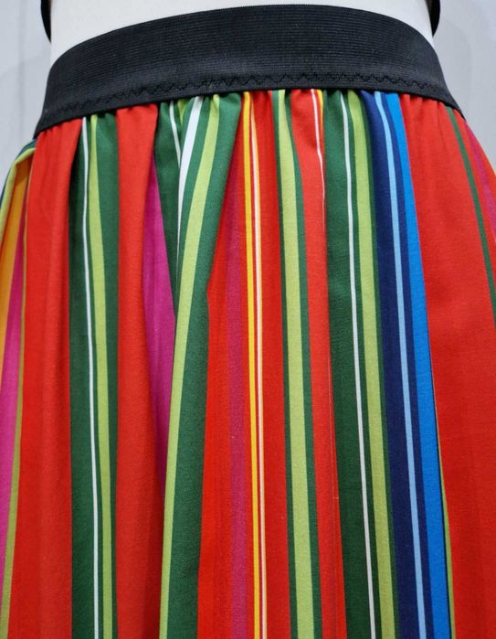 Spódnica ludowa pasiak czerwony z ozdobnym dołem XL(42)