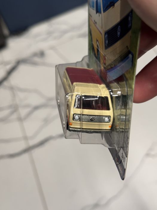 Hot Wheels Premium Cargo Carriers Volkswagen Sunagon T3 2018 seria