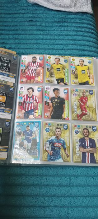 Album z kartami piłkarskimi