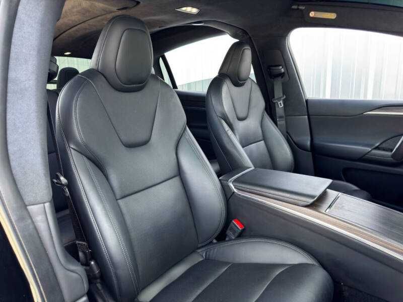 2023 Tesla Model X Standard Range