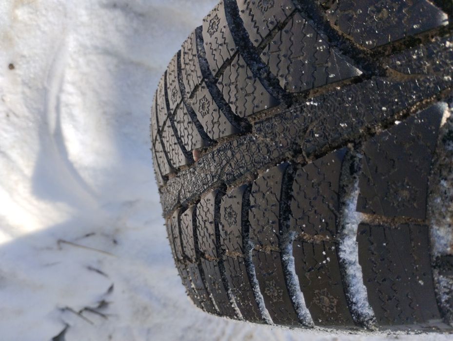Laufenn гума зимова  205/60 R16 резина нова комплект 4 шт