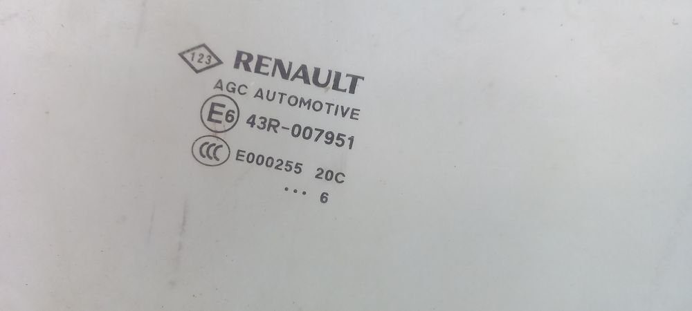 Vidro porta trás direito RENAULT Megane IV Grandtour (K9A/M_)