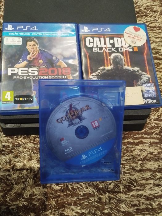 PS4 500gb + comando + 3 jogos