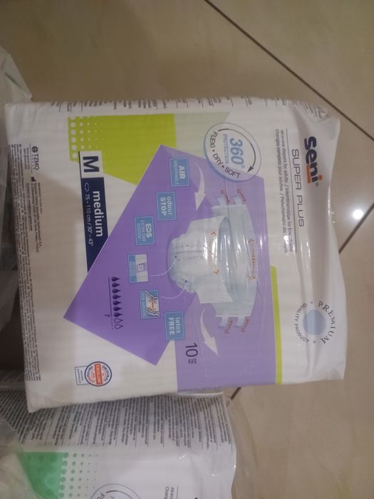 SENI SUPER TRIO pieluchomajtki ,podkłady