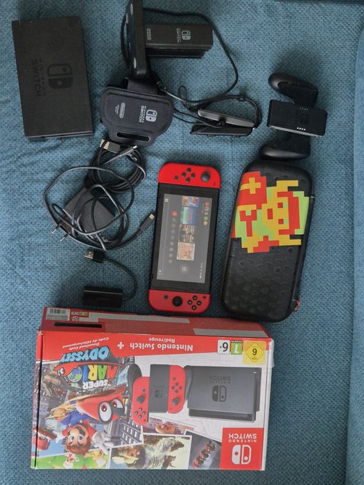 Nintendo Switch + zestaw akcesoriów BDB stanie