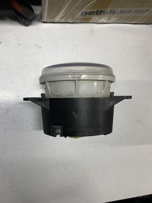 птф туманка прав/лев Dodge Journey Jeep Cherokee Wrangler 5182026AA