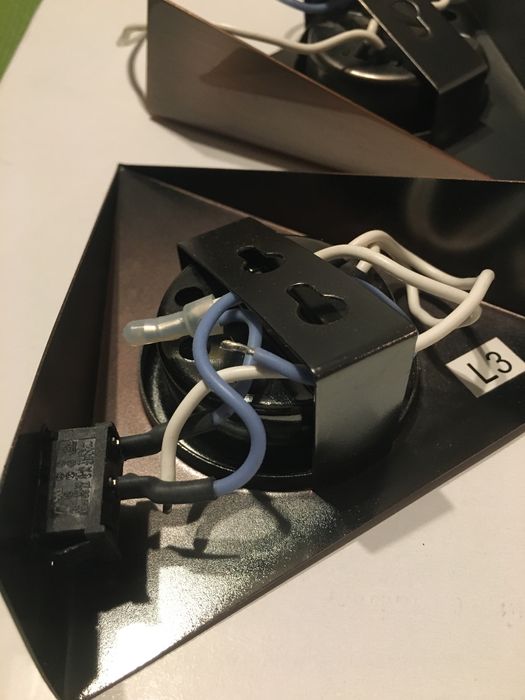 Dwie oprawy podszafkowe, halogen 12V. Kolor miedziany.