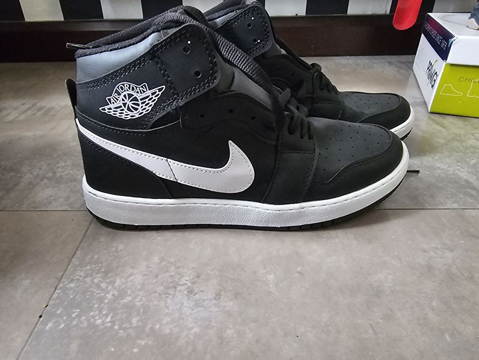 Air Jordan 1 Mid