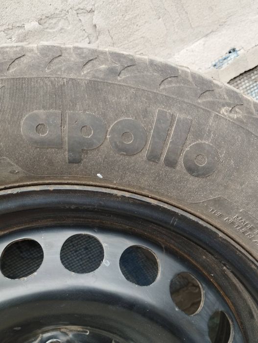 Продам резину б/у с дисками