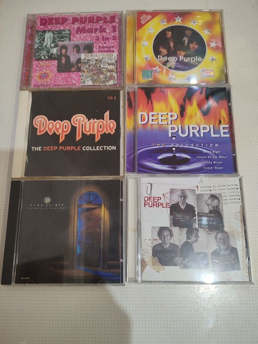 CD диски разных жанров.