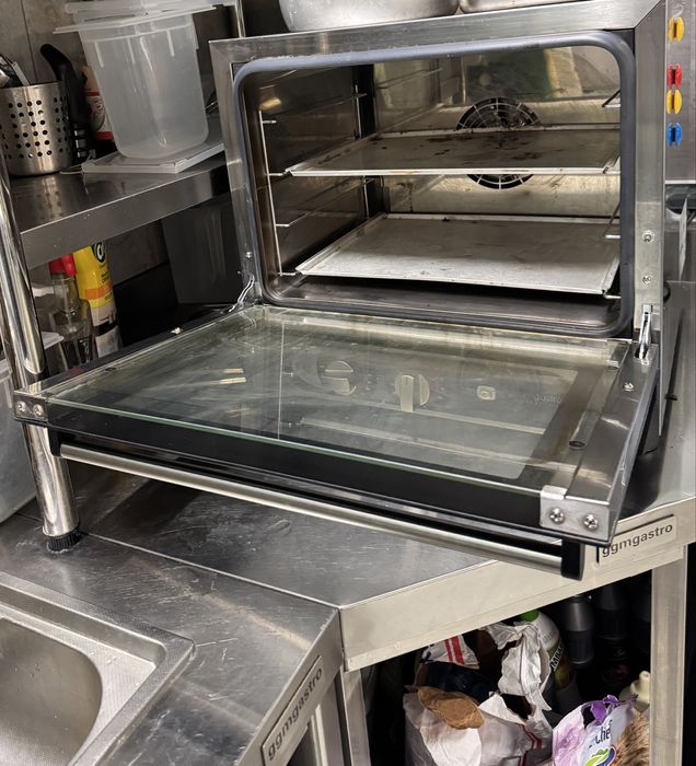 Piec konwekcyjny z funkcja pary gastronomiczny