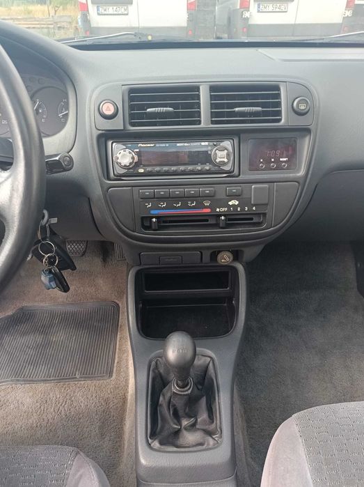 Honda Civic coupe Rezerwacja do 18.10