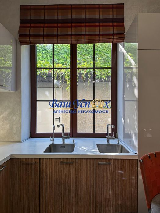 Продажа дома в центре Киева  ул. Зверинецкая, Печерск, Киев.