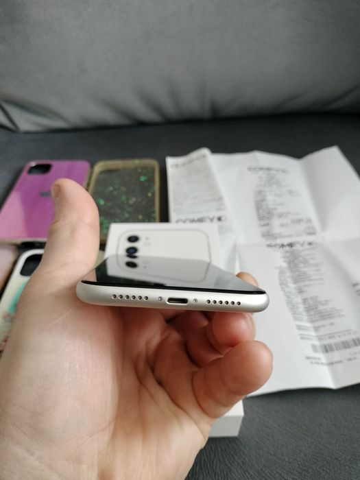 iPhone 11 память 128 Гб UA