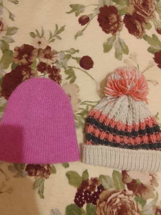 Шапки женские вязаные 2 штуки