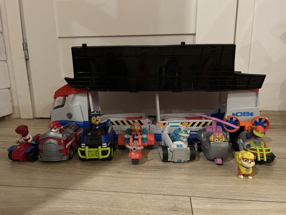 Zestaw Psi Patrol pojazd i figurki z autami
