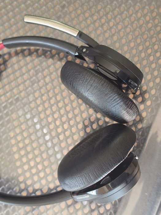 Plantronics Voyager Focus UC