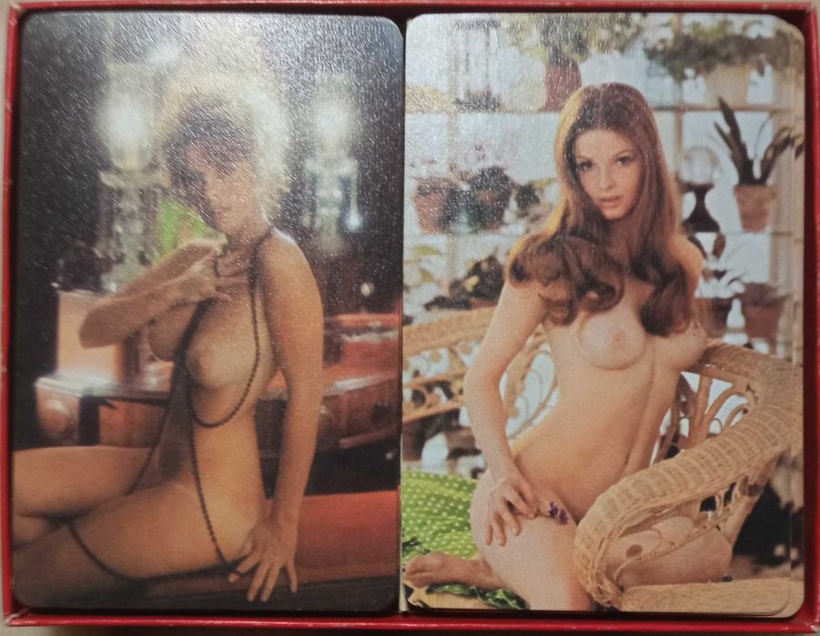 Playmate, Um conjunto de cartas de dois baralhos