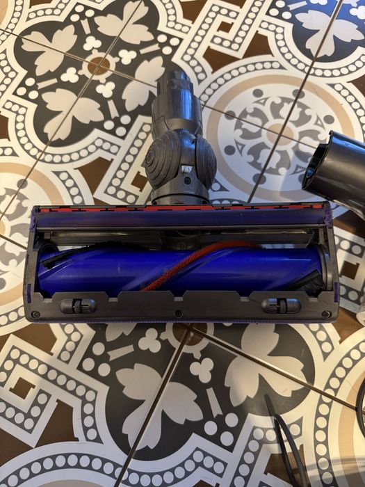 Dyson v8 ручний пилосос електровіник