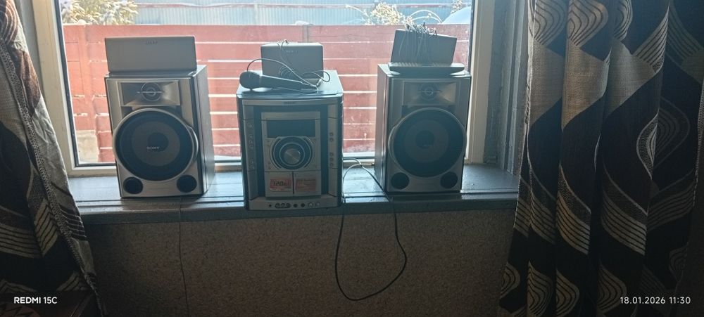 Продам музыкальный центр караоке рабочий