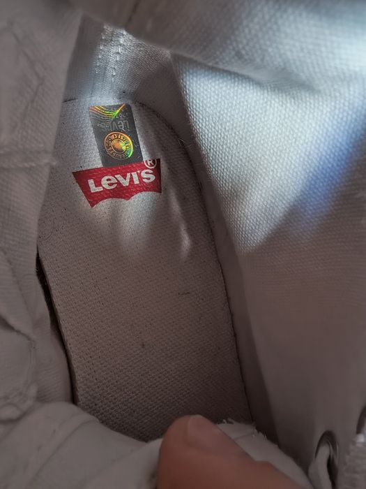 Дитячі кеди Levi's
колір білий
