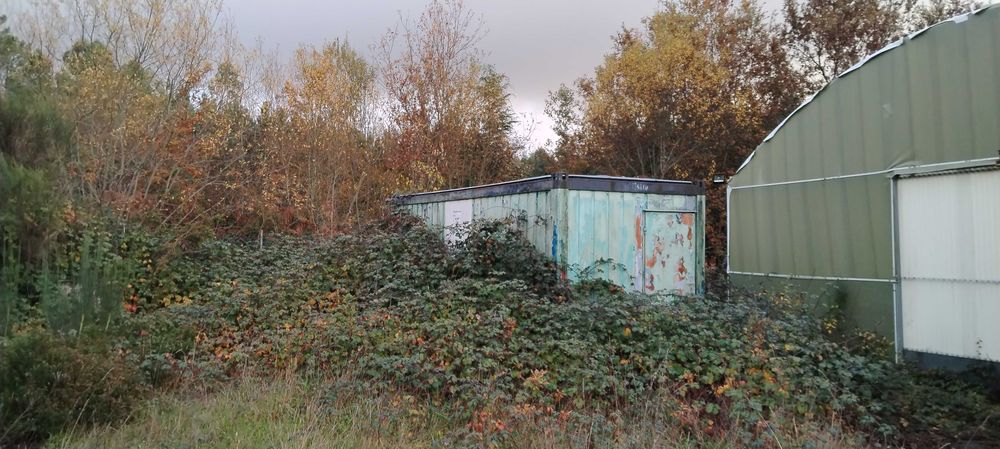 Estrutura de estufa e contentor marítimo