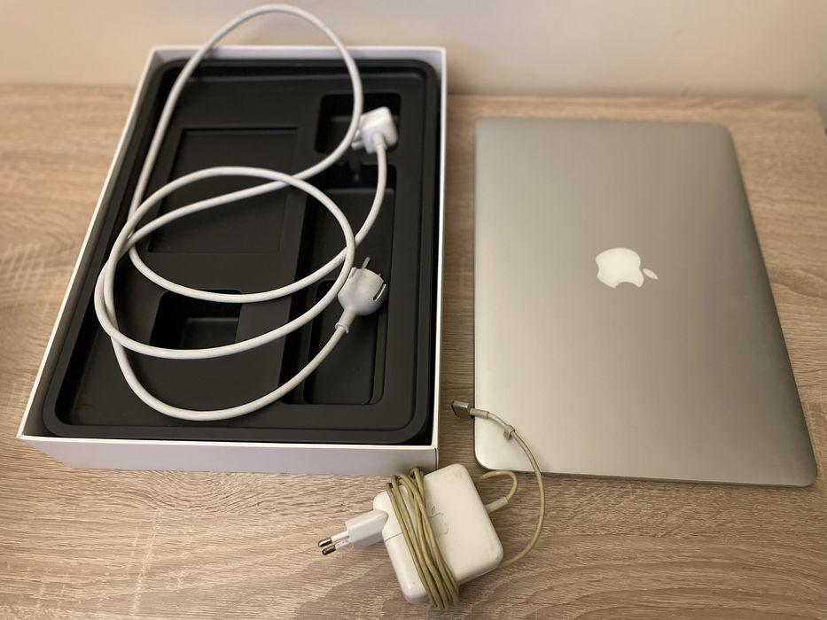 MacBook Air (13インチ, Early 2015) 4G Macbook Air 13 2015 w Laptopy, notebooki, ultrabooki Apple