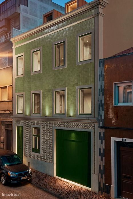 Moradia T4 com Projeto Aprovado | Garagem, jardim e piscina | Reabilit