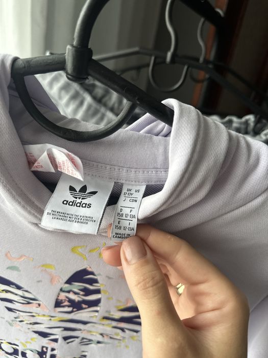 Кофта спортивна Adidas розмір xs-s уцінка