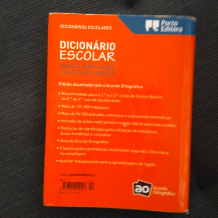 Dicionário Escolar de Português-Inglês-Português – Porto Editora