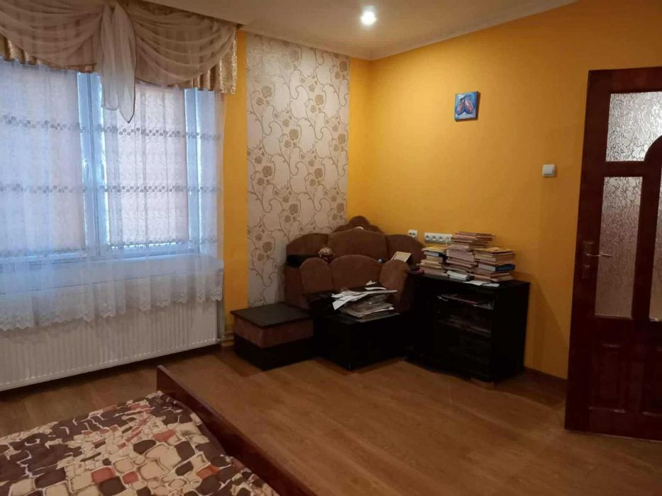 Продам будинок Берегово неподалік