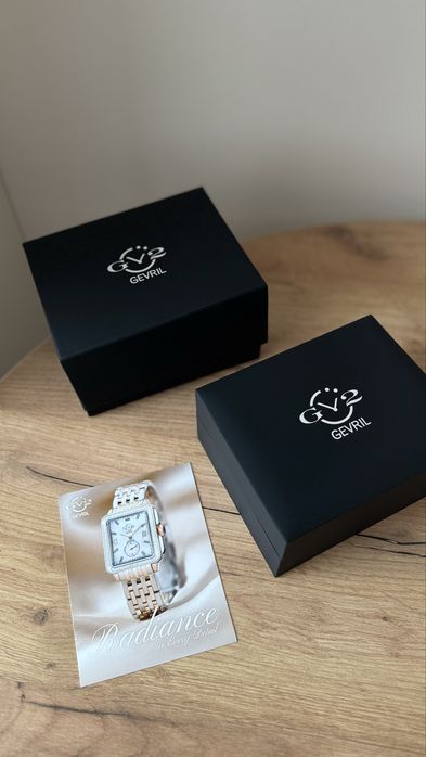 Жіночий швейцарський годинник GEVRIL