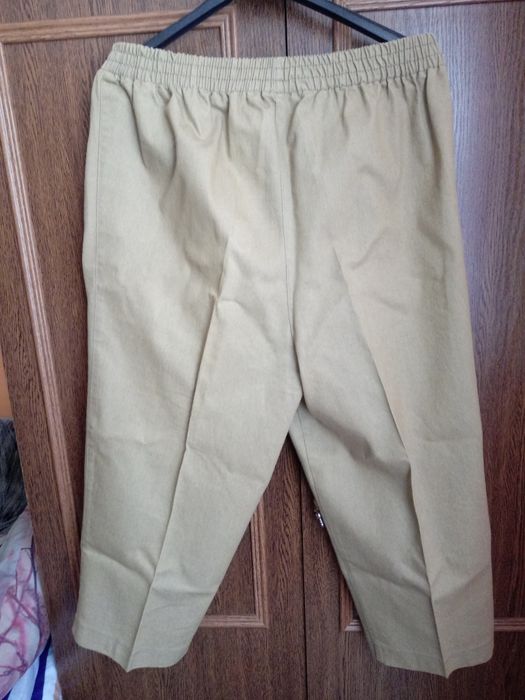 Spodnie 3/4 jeans jasne z gumką 44 XXL
