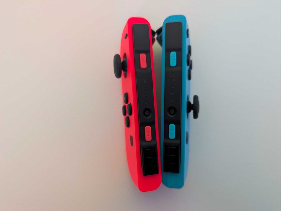 Kontrolery Joy-Con Nintendo Switch + Stacja ładująca + Gratis