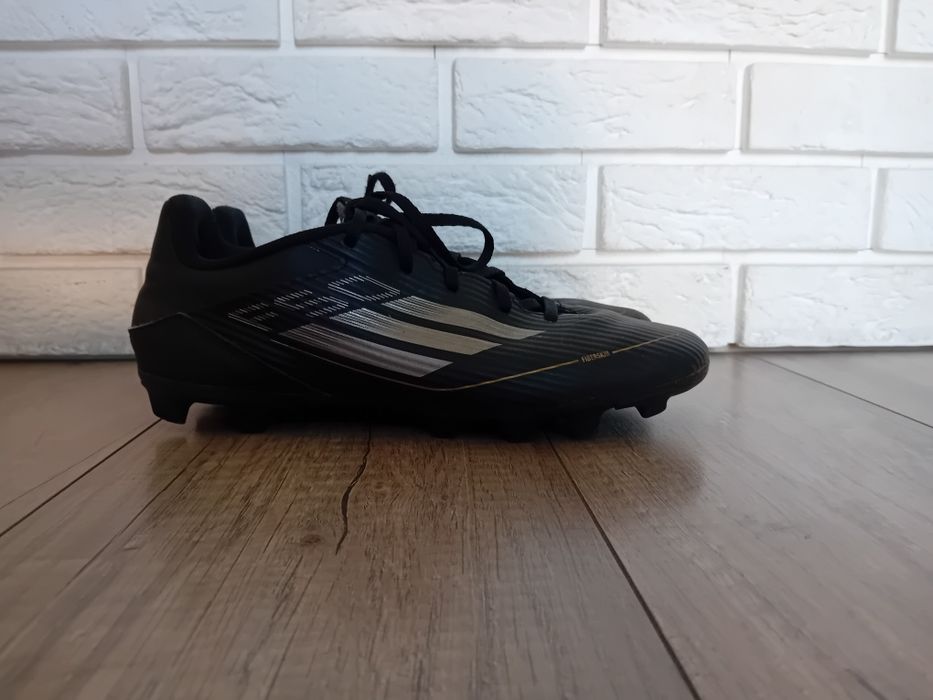 Czarne korki adidas f50