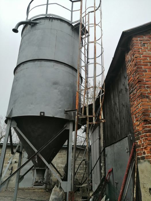 Silos na zboże lejowy