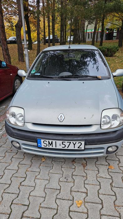 Renault Clio 2 1,2 8V 2001 rok
